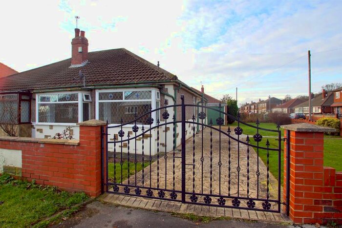 2 Bedroom Semi-Detached Bungalow To Rent In West Farm Avenue, Middleton, Leeds LS10