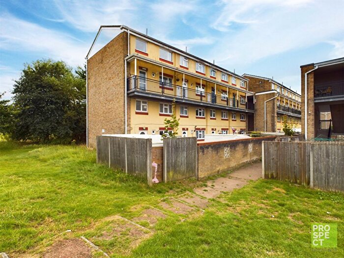 3 Bedroom Maisonette To Rent In Greenfields, Maidenhead, Berkshire, SL6