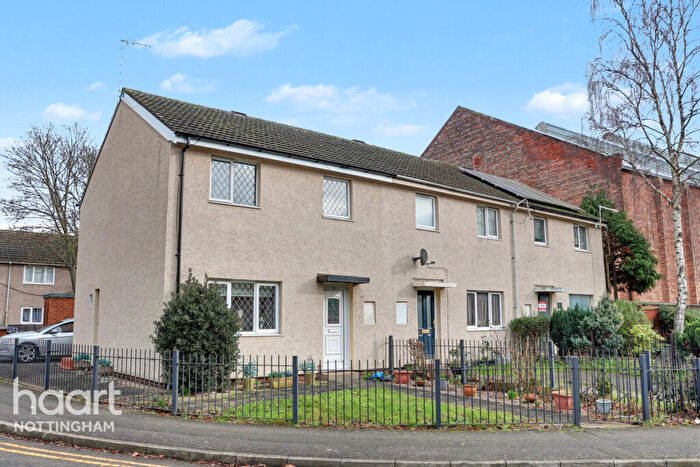 2 Bedroom End Of Terrace House For Sale In Thomas Close, Nottingham, NG3