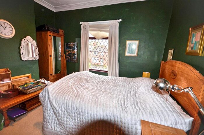 3 Bedroom Terraced House For Sale In Newcastle Road, Stone, ST15 - Photo 8