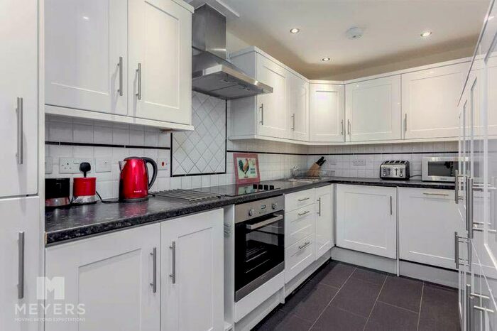 2 Bedroom Flat To Rent In Burlington Mansions, Owls Road, Bournemouth, BH5