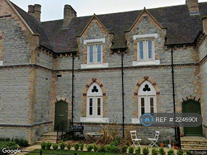 3 Bedroom Terraced House To Rent In Roxburgh Close, Warwick, CV35