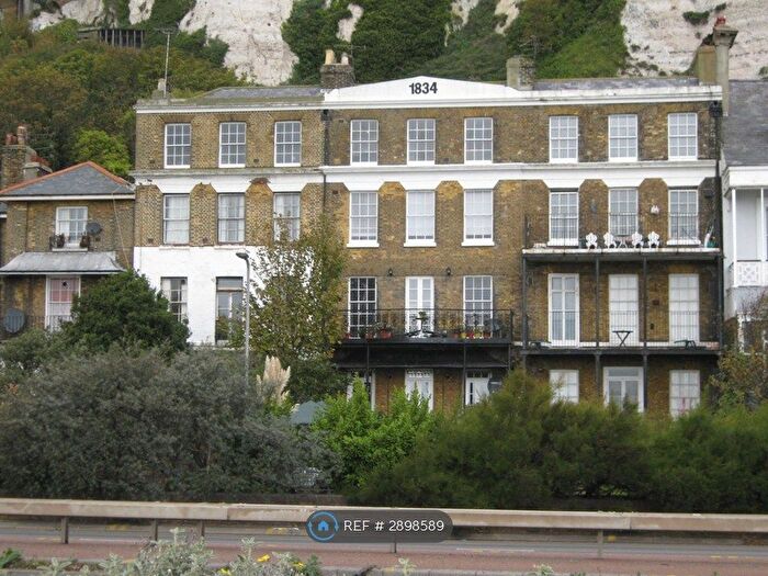 2 Bedroom Flat To Rent In East Cliff, Dover, CT16
