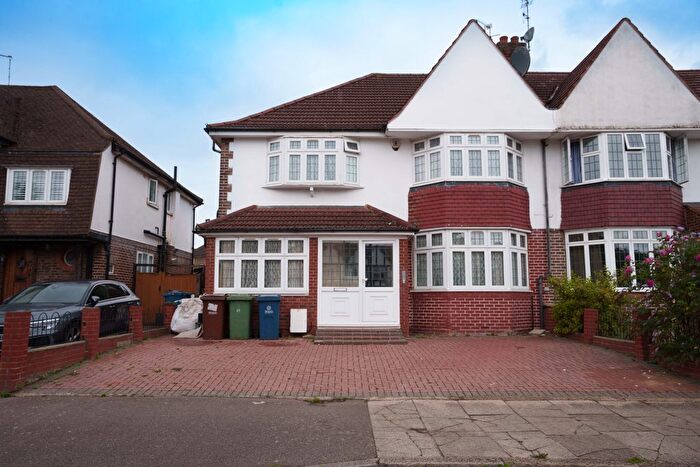 5 Bedroom Semi-Detached House For Sale In George V Avenue, Pinner, Middlesex, HA5