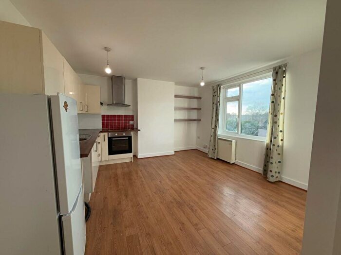2 Bedroom Flat To Rent In Dundridge Lane, Bristol, BS5