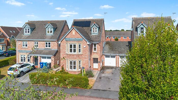 5 Bedroom Semi Detached House For Sale In Honeysuckle Avenue, Warrington, WA5