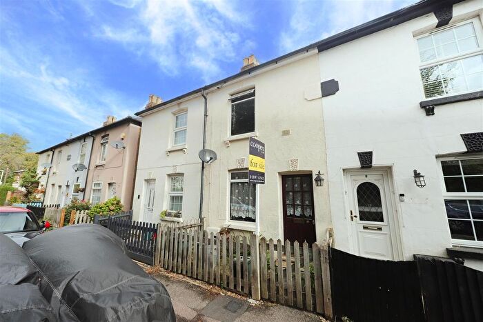 2 Bedroom Cottage For Sale In Newdigate Road, Harefield, UB9