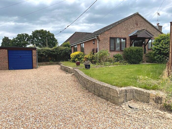 3 Bedroom Detached Bungalow For Sale In Wildern Lane, Hedge End, Southampton, SO30
