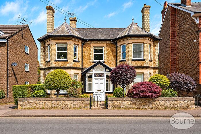 2 Bedroom Flat For Sale In Dene Road, Guildford, Surrey, GU1