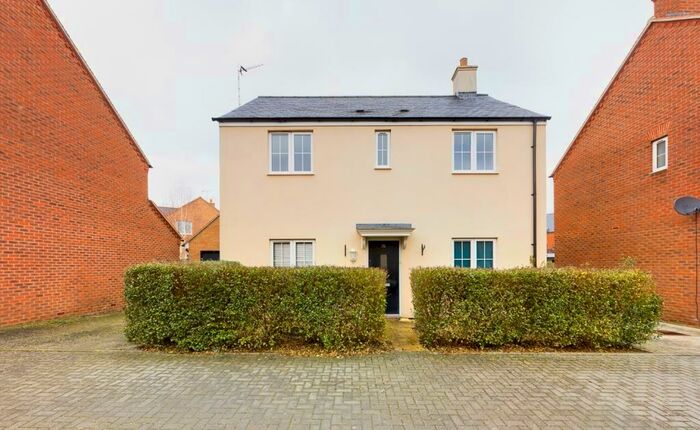 4 Bedroom Detached House To Rent In Spindle Mews, Buckingham, Buckinghamshire, MK18