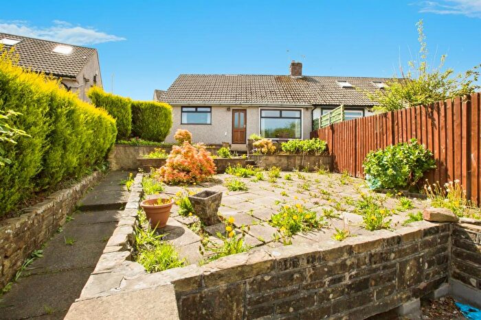 2 Bedroom Semi-Detached Bungalow For Sale In Broadley Crescent, Halifax, HX2