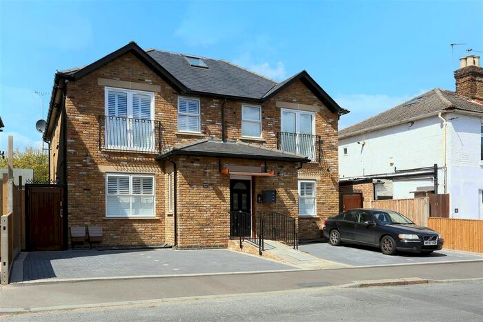 2 Bedroom Flat To Rent In Mill Lane, Carshalton, SM5