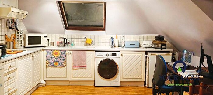 1 Bedroom Flat To Rent In Clifton Crescent, Folkestone, Kent, CT20