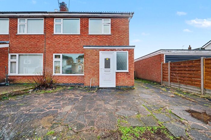 3 Bedroom Semi-Detached House For Sale In Windrush Drive, Oadby, LE2