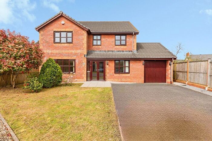 4 Bedroom Detached House For Sale In Clos Y Dderwen, Kidwelly, Carmarthenshire, SA17