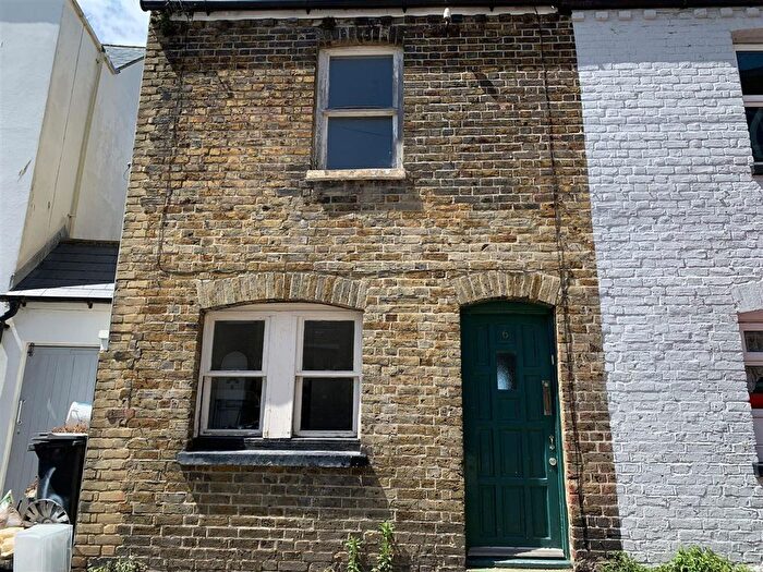 2 Bedroom Property To Rent In Camden Road, Ramsgate, CT11