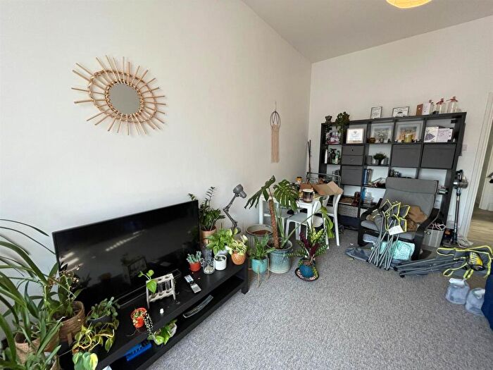 1 Bedroom Flat To Rent In Radnor Street Flat B, Plymouth, PL4