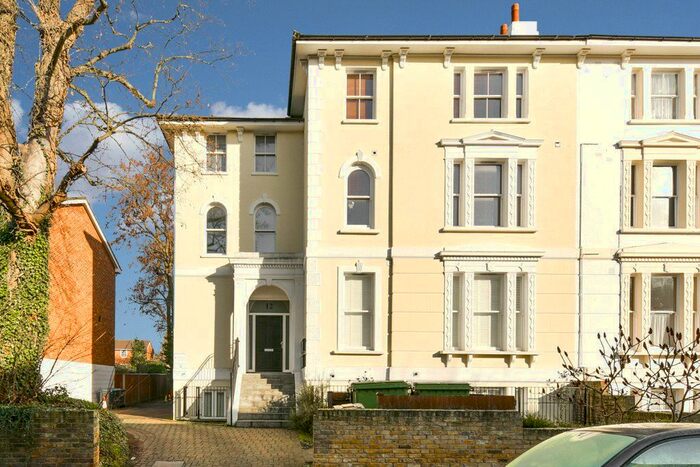 2 Bedroom Flat To Rent In Uxbridge Road, Kingston Upon Thames, KT1