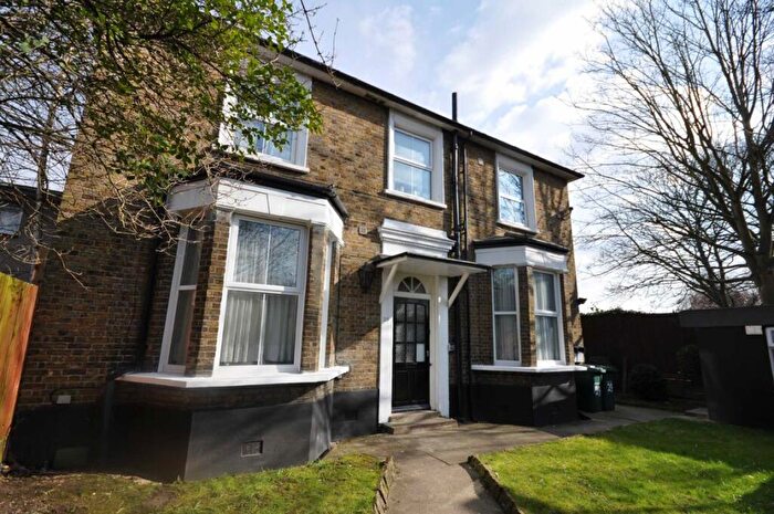 Studio To Rent In Raleigh Close, London, NW4