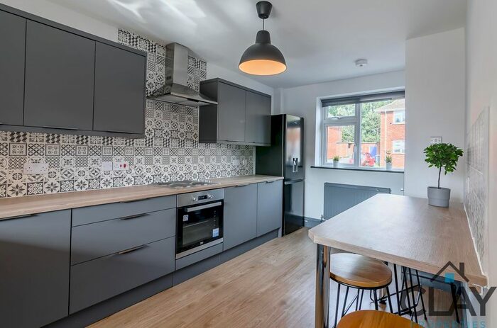 5 Bedroom Semi-Detached House To Rent In Friends Road, Norwich NR5