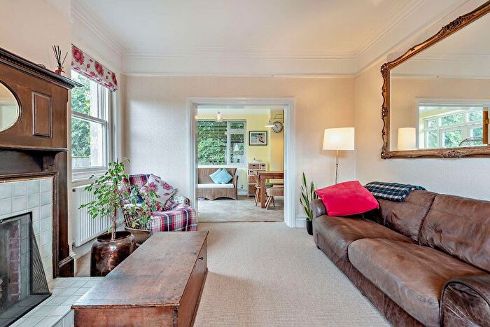 4 Bedroom Detached House For Sale In York Road, Broadstone, BH18
