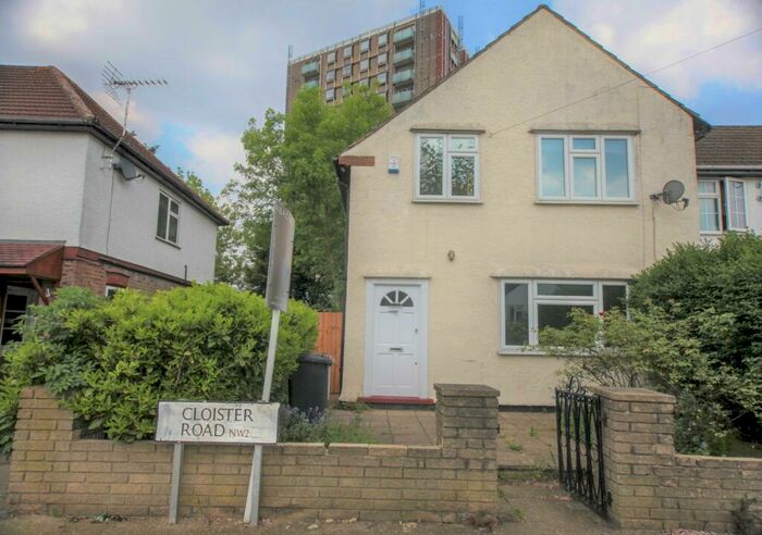 3 Bedroom House To Rent In Cloister Road, Cricklewood, NW2