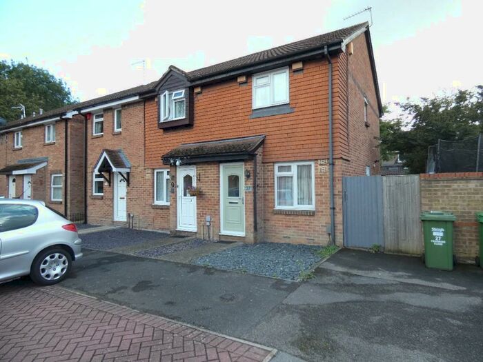 2 Bedroom End Of Terrace House To Rent In Frogmore Close, Cippenham, SL1