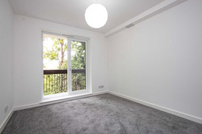 2 Bedroom Flat To Rent In Wavel Place, Sydenham Hill, SE26