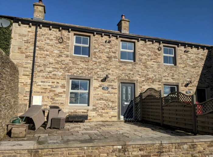 3 Bedroom Barn Conversion To Rent In Heights Lane, Silsden, Keighley, BD20