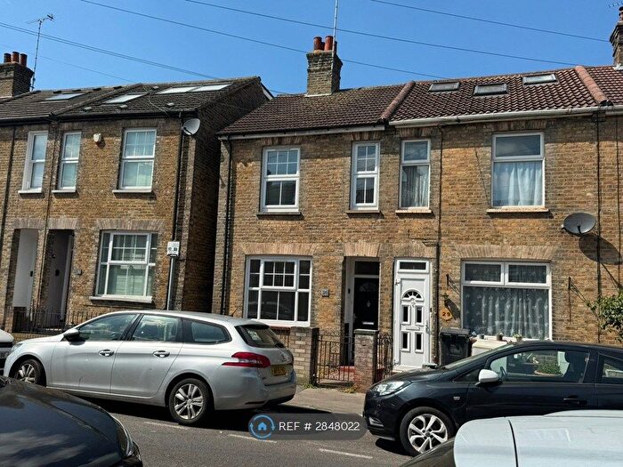 3 Bedroom Terraced House To Rent In Manor Road, Chelmsford, CM2