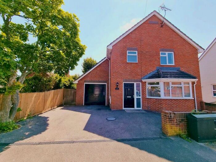 4 Bedroom Detached House To Rent In Deanes Park Road, Fareham, PO16
