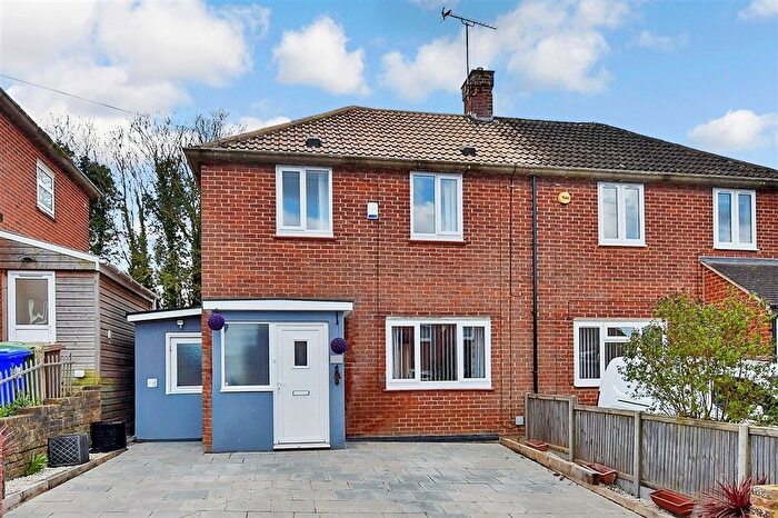 2 Bedroom Semi Detached House For Sale In Lion Field, Faversham, Kent, ME13