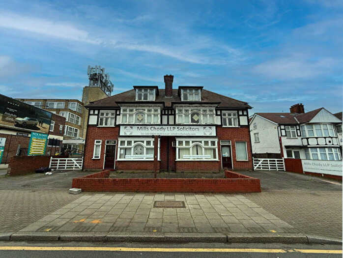 Semi Detached House For Sale In - Kenton Road, Harrow, Middlesex, HA3