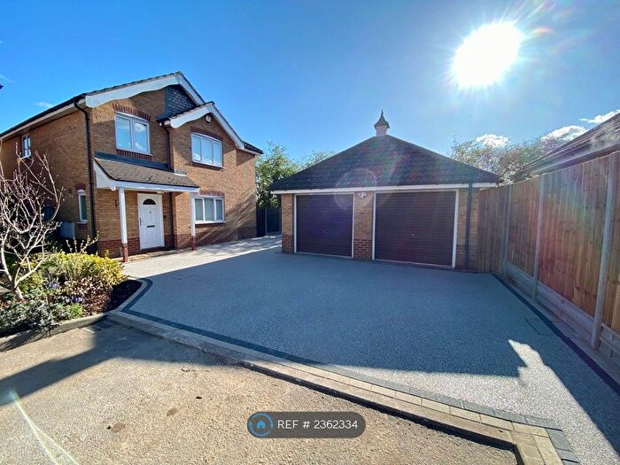 4 Bedroom Detached House To Rent In Suffolk Close, London Colney, St. Albans, AL2