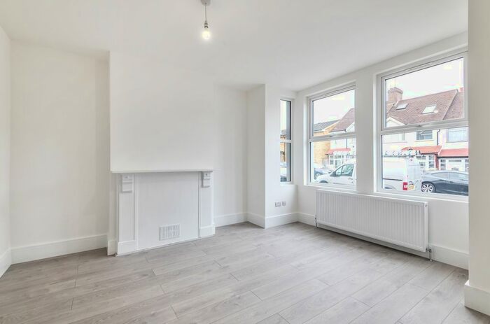 3 Bedroom Terraced House To Rent In Beauchamp Road, London, SE19