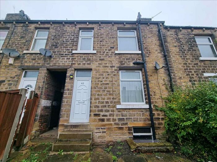 2 Bedroom Terraced House To Rent In Blackhouse Road, Huddersfield, HD2