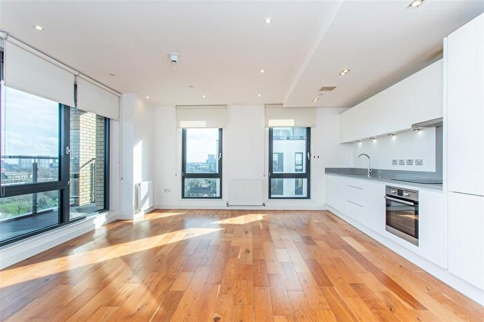 1 Bedroom Flat For Sale In Regalia Point, Bethnal Green, E2