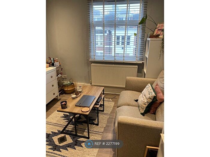 2 Bedroom Flat To Rent In Tooting High Street, London, SW17