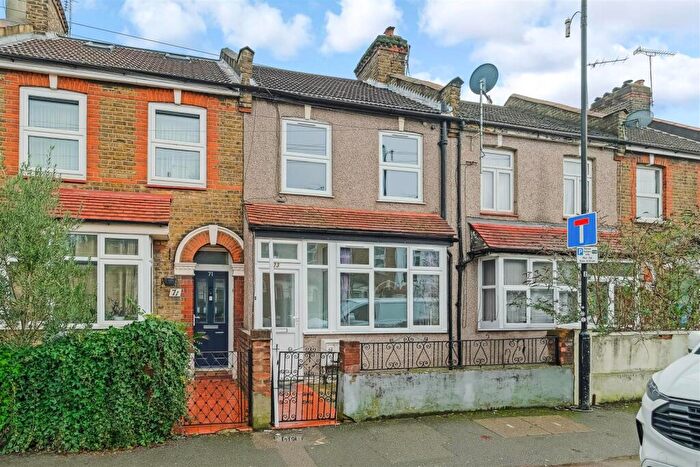 3 Bedroom House To Rent In Gosport Road, Walthamstow, E17