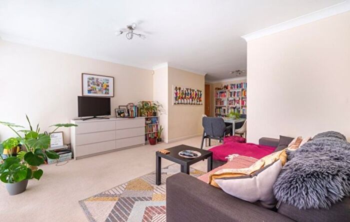 1 Bedroom Flat For Sale In Margaret Road, Oxford, OX3