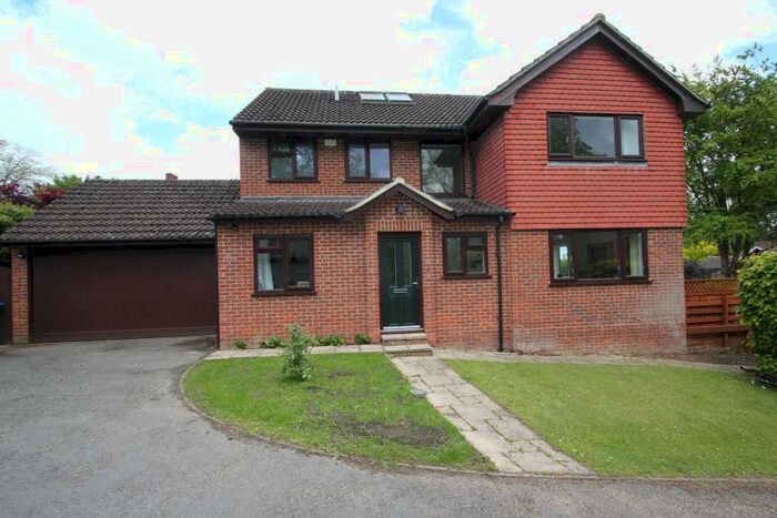 4 Bedroom Detached House To Rent In Horsell, GU21
