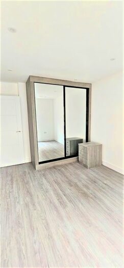 2 Bedroom Flat To Rent In High Street, Slough, SL1