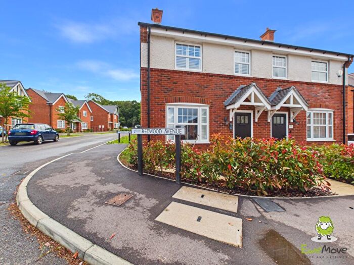 3 Bedroom Semi-Detached House For Sale In Redwood Avenue, Basingstoke, Hampshire, RG23
