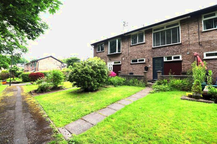 3 Bedroom Terraced House To Rent In Turnlee Drive, Glossop, SK13