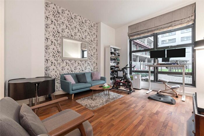 1 Bedroom Flat To Rent In Discovery Dock Apartments West, South Quay Square, E14