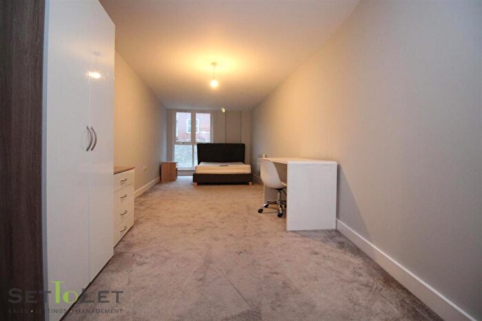 2 Bedroom Apartment To Rent In Agin Court, Charles Street, Leicester, LE1