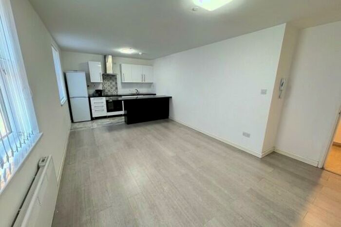 2 Bedroom Flat To Rent In Bertram Street Cardiff, CF24