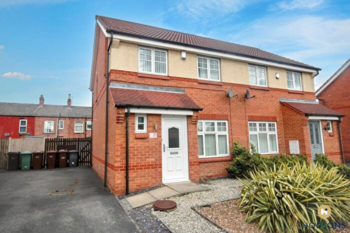 3 Bedroom Semi-detached House For Sale In Mill Chase Road, Wakefield, WF2