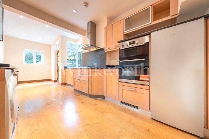5 Bedroom Semi-Detached House To Rent In Alyth Gardens, London, NW11