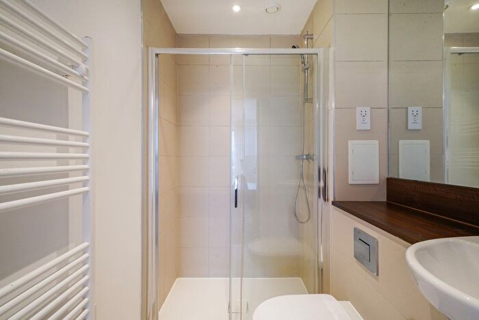 3 Bedroom Flat To Rent In Olympic Way, London, HA9